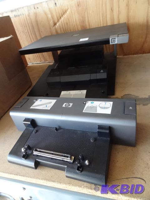 lot 78 image: 3 laptop docking stations...