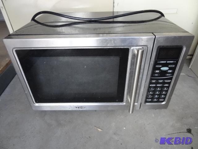 lot 83 image: Sanyo microwave oven. EM-Z2000S...