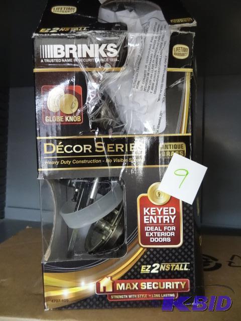 lot 9 image: Brinks keyed entry door lock. Antique brass. ...