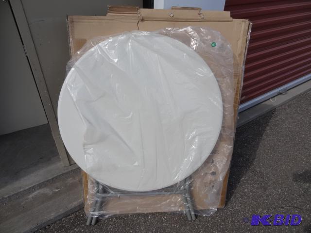lot 92 image: 32" folding round table. New...