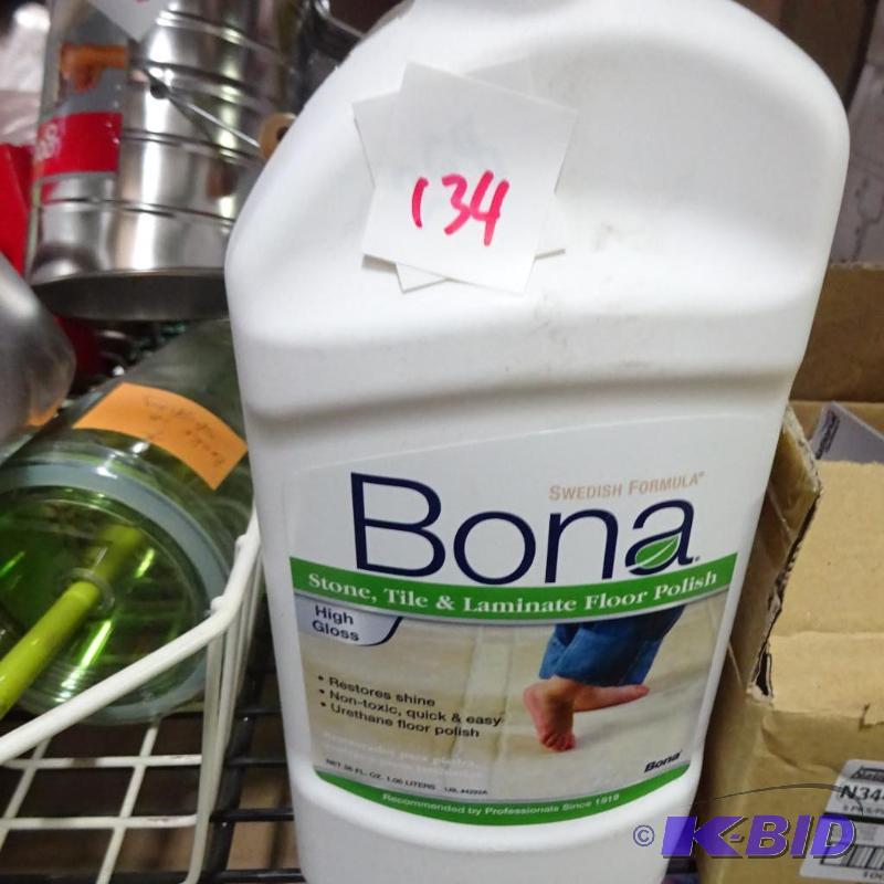 lot 134 image: New quantity 2 bottles of Bona brand swedish ...