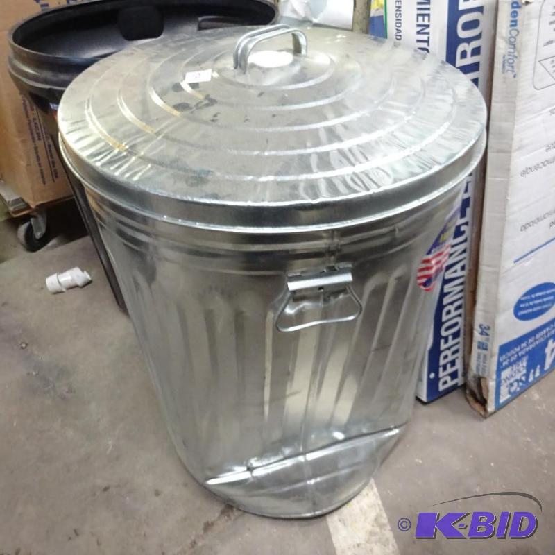 lot 241 image: New Beherns Galvanized Steel 31 gallon garbag...
