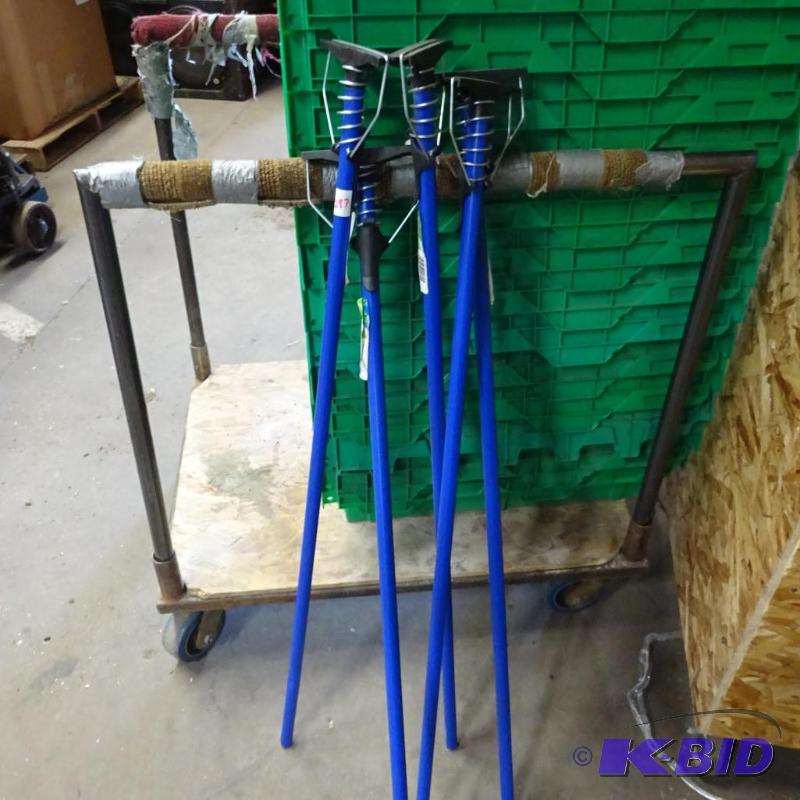 lot 297 image: New lot qty 5 mop handles...