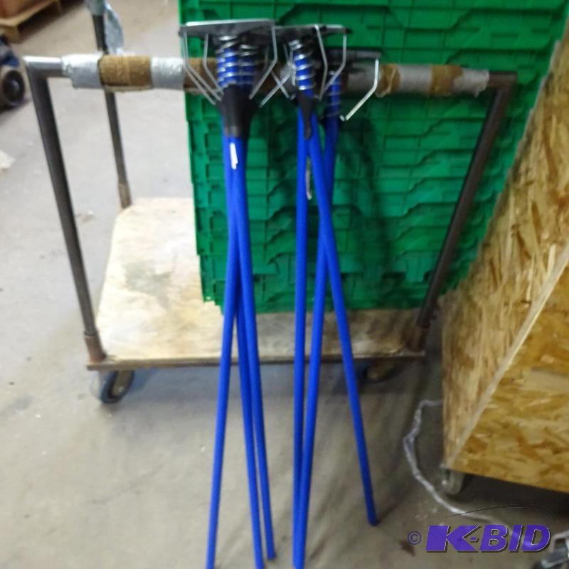 lot 301 image: New lot qty 6 mop handles...
