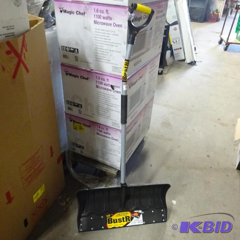 lot 305 image: New YoHo Bustr Super Heavy Duty Poly Snow Pus...