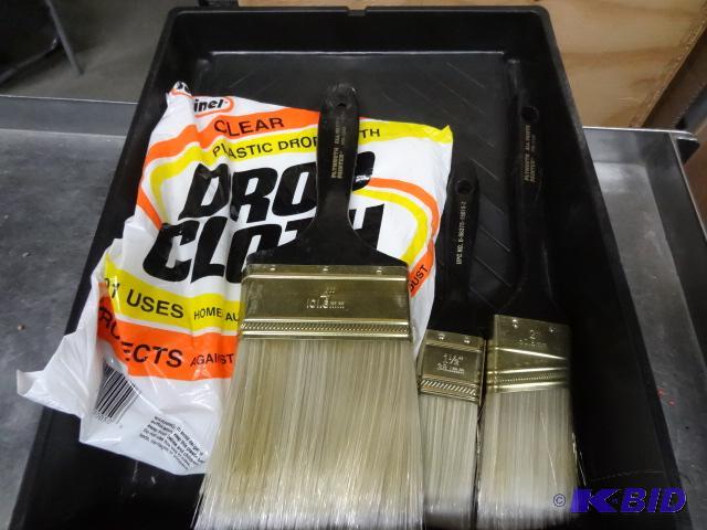 lot 77 image: New painters lot including plastic roller tra...