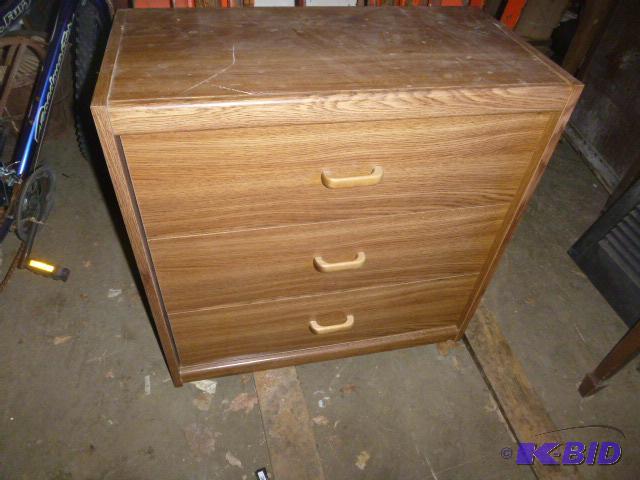lot 124 image: 3 Drawer Dresser 29 12" X 30" X 15...