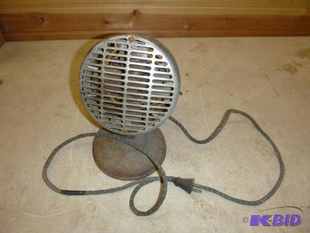 lot 137 image: Vintage Space Heater Tested and works....