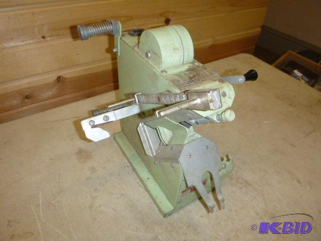 lot 139 image: Magic Bow Tyer S-10 3M product....