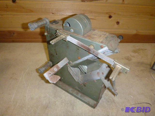 lot 167 image: Magic Bow Tyer S-10...