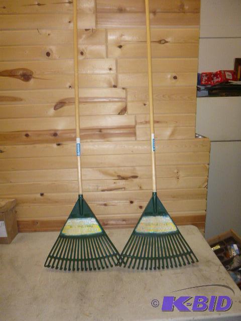 lot 186 image: 2 Yard Rakes...