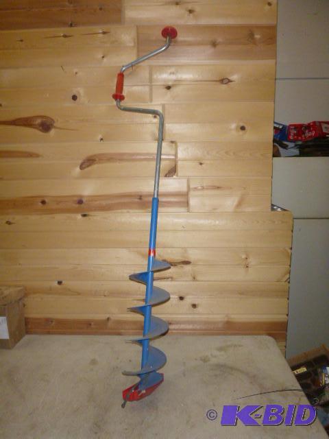 lot 190 image: 7" Hand Ice Auger...