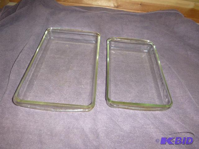 lot 215 image: 2 Pyrex Glass Baking Dishes...