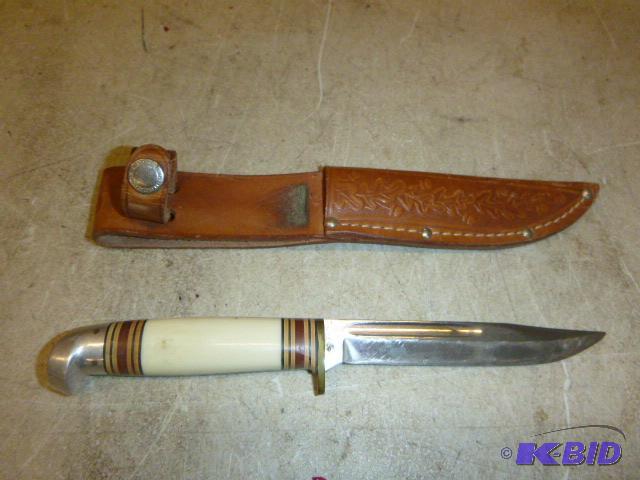 lot 217 image: Western Hunting Knife with Sheath ...