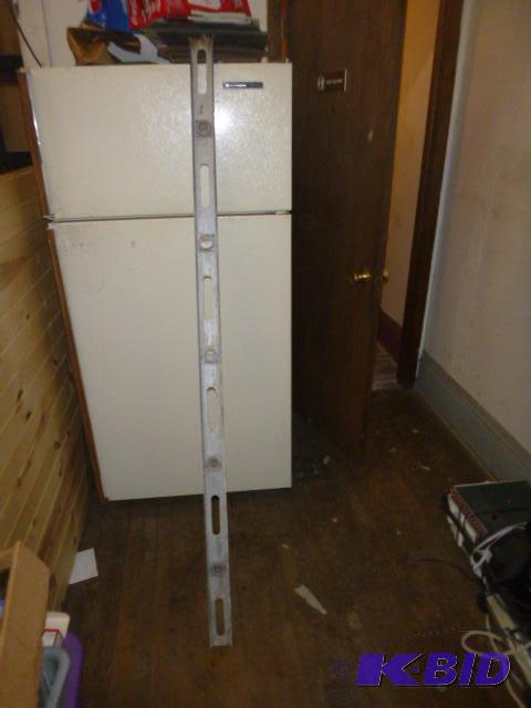 lot 223 image: 6 Aluminum Level ...