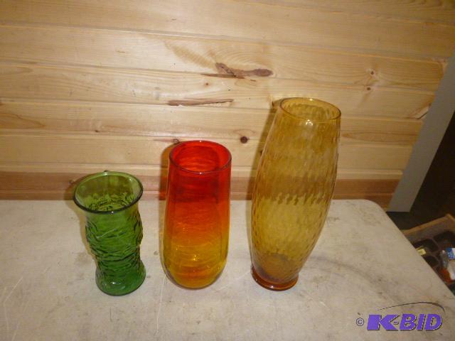 lot 226 image: 3 Vases...