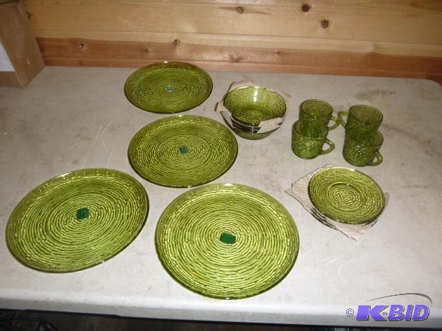 lot 228 image: Serono Design Luncheon Set 16 pieces....