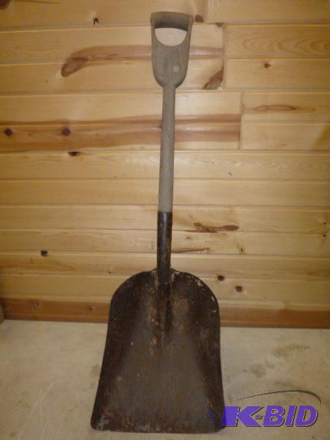lot 233 image: Vintage Steel Scoop Shovel...