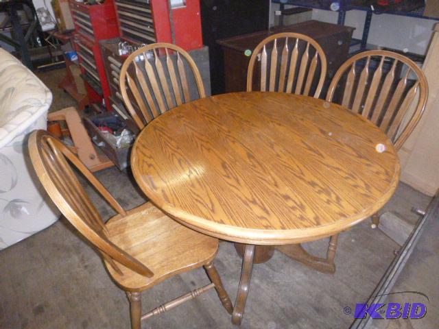 lot 24 image: Oak Dinette Set with 4 Chairs 42" diamet...