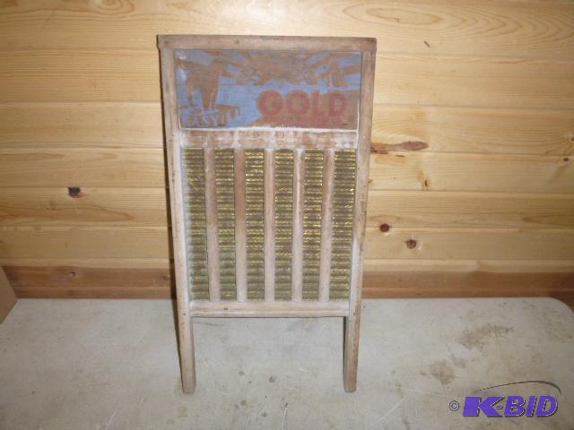 lot 289 image: Vintage Wash Board...