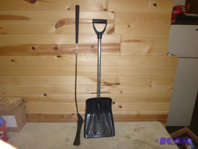lot 290 image: Small Shovel and Weed Cutter...
