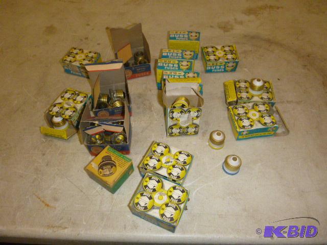 lot 296 image: Miscellaneous Fuss Mostly 10 amp, 8 amp, and ...