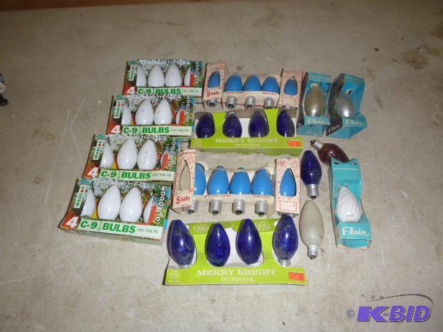 lot 298 image: Miscellaneous Christmas Light Bulbs...