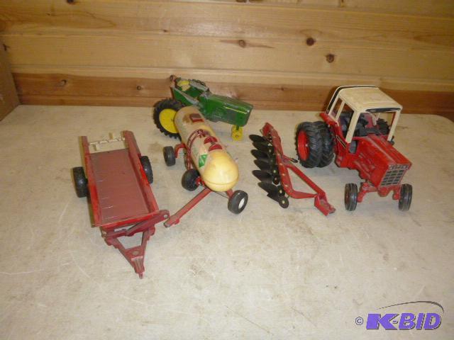 lot 48 image: Miscellaneous Farm Equipment...