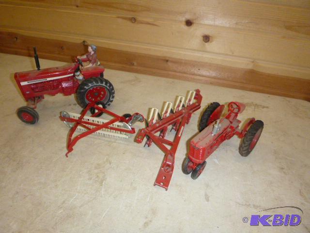 lot 49 image: Miscellaneous Farm Equipment...