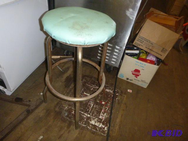 lot 70 image: Old Stool 28"...