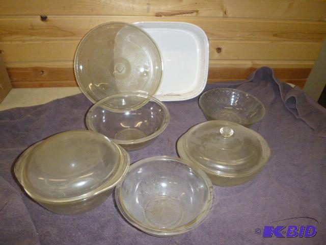 lot 72 image: Miscellaneous Glass Cookware ...