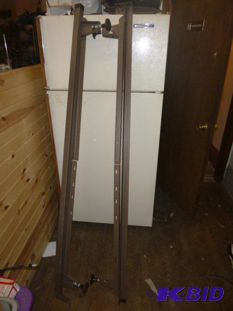 lot 78 image: Adjustable Bed Frame FullQueen...