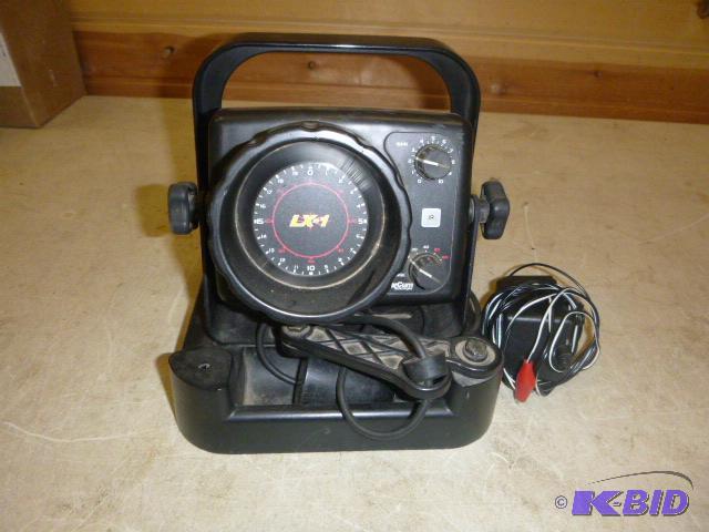 lot 8 image: Marcum&nbspLX-1 Fish Finder Comes with charg...