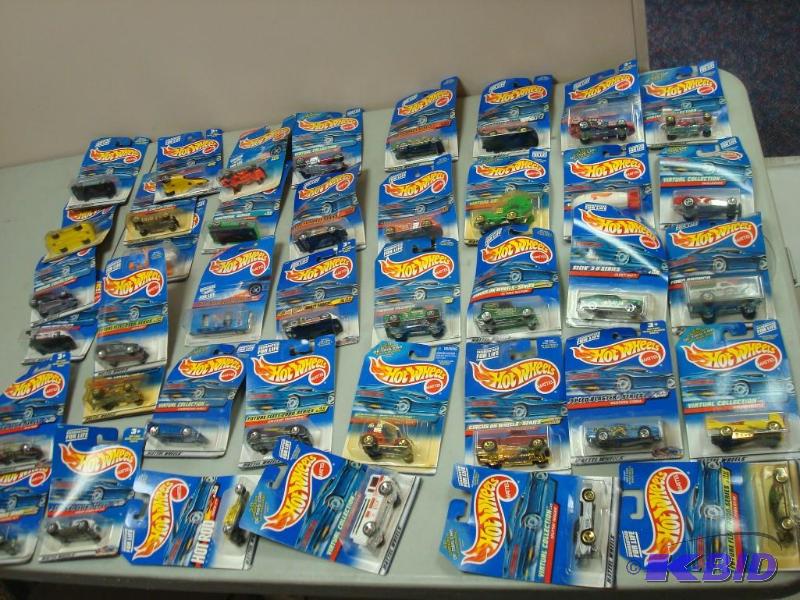 Lot Of 40 1990s Hot Wheels New In The Packag...