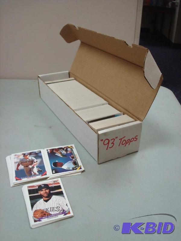 Box Of 1993 Topps Baseball Cards...