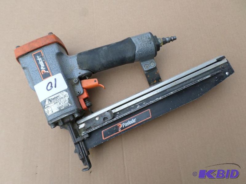 lot 10 image: Paslode 3250-F1S Pneumatic Brad Nailer...