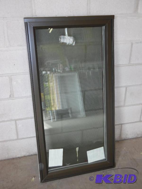 lot 124 image: New 25.75&quotx49.75" Crank Open Vinyl ...