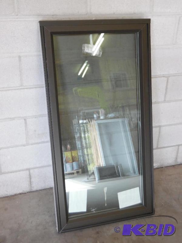 lot 125 image: New 25.75&quotx49.75" Crank Open Vinyl ...