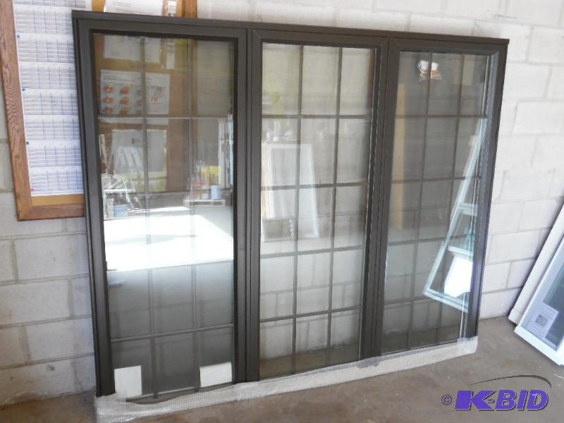 lot 129 image: New 81.75&quotx68.75" Crank Open Vinyl ...