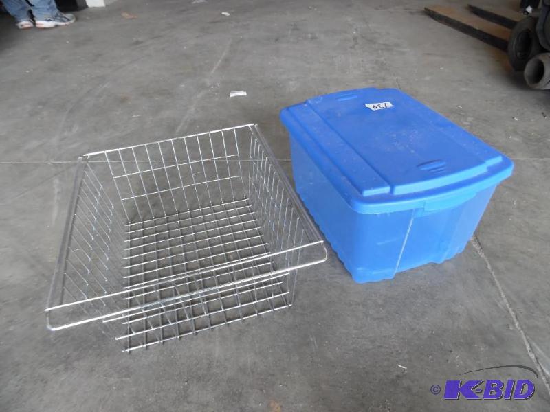 lot 139 image: Wire Basket & Rubbermaid Tote...