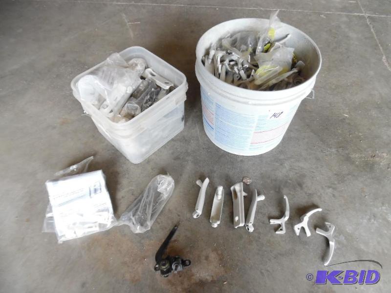 lot 148 image: (2) Buckets Of Assorted Window Crak & Doo...
