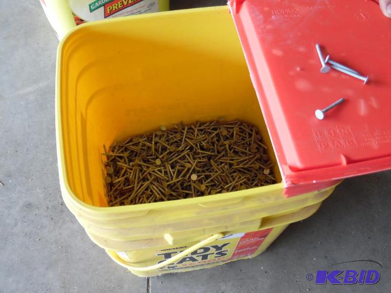 lot 150 image: Bucket Of 1.5" Roofing Nails...