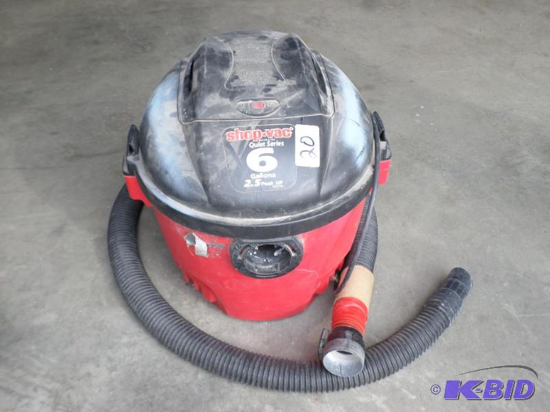 lot 20 image: Shop-Vac 6-Gallo WetDry Vac...
