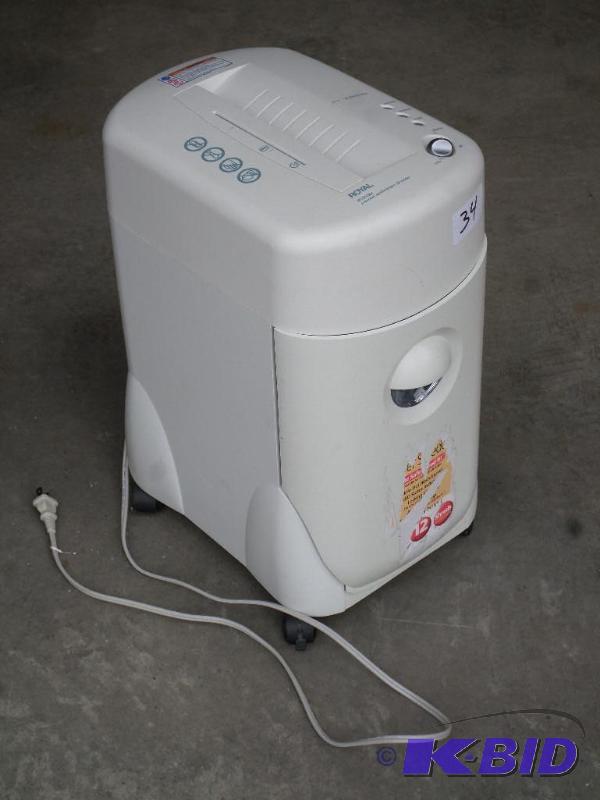 lot 34 image: Royal VF1012MX Cross Cut Paper Shredder...