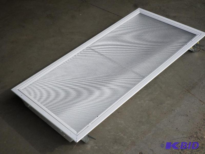 lot 44 image: New 48" 3-Light Flourescent Shop Lights,...