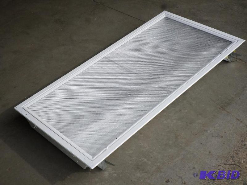 lot 45 image: New 48" 3-Light Flourescent Shop Lights,...