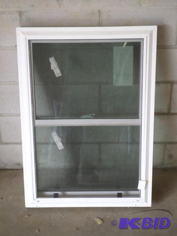 lot 77 image: New 27.5" x 38.5" White Vinyl Doubl...