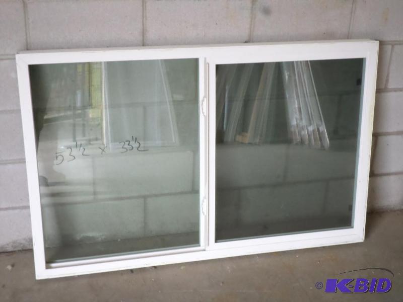 lot 89 image: Used 33.5&quotx53.5" Single Hung Vinyl ...