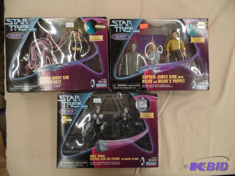 lot 10 image: Star Trek Figures