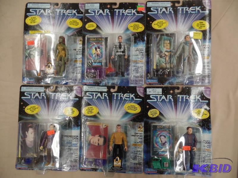 lot 12 image: Star Trek Figures